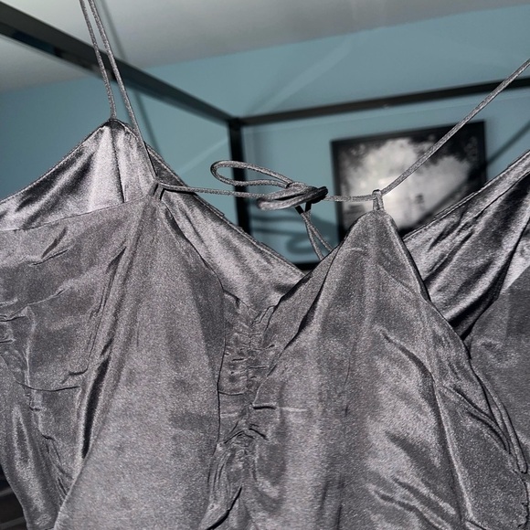 NEW FRAME Shirred Flounce V Neck Tank in Nior Black 100% Silk Ruffle Sz XL - Picture 6 of 8